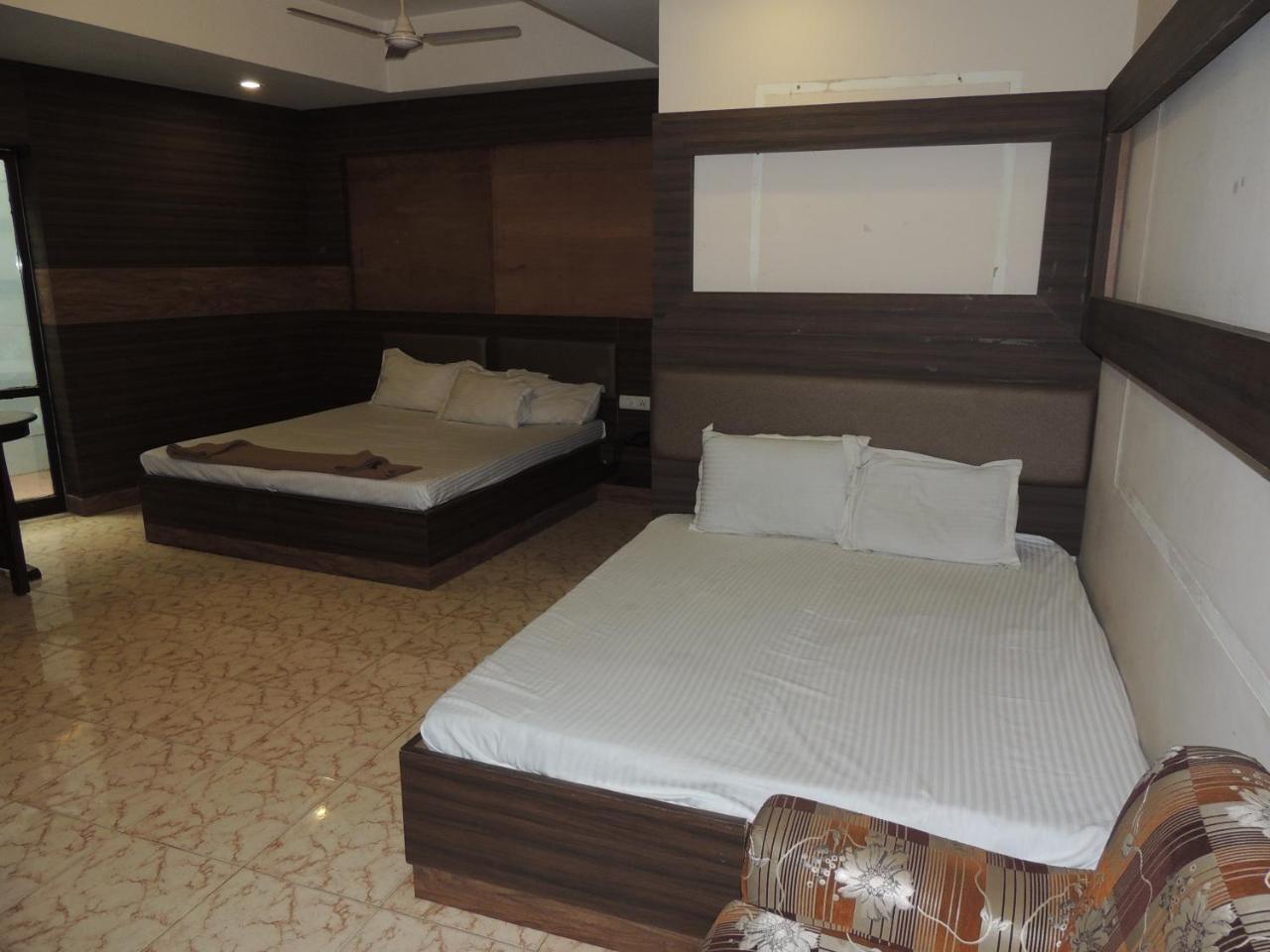 Gate Way Rooms Chennai Exterior photo