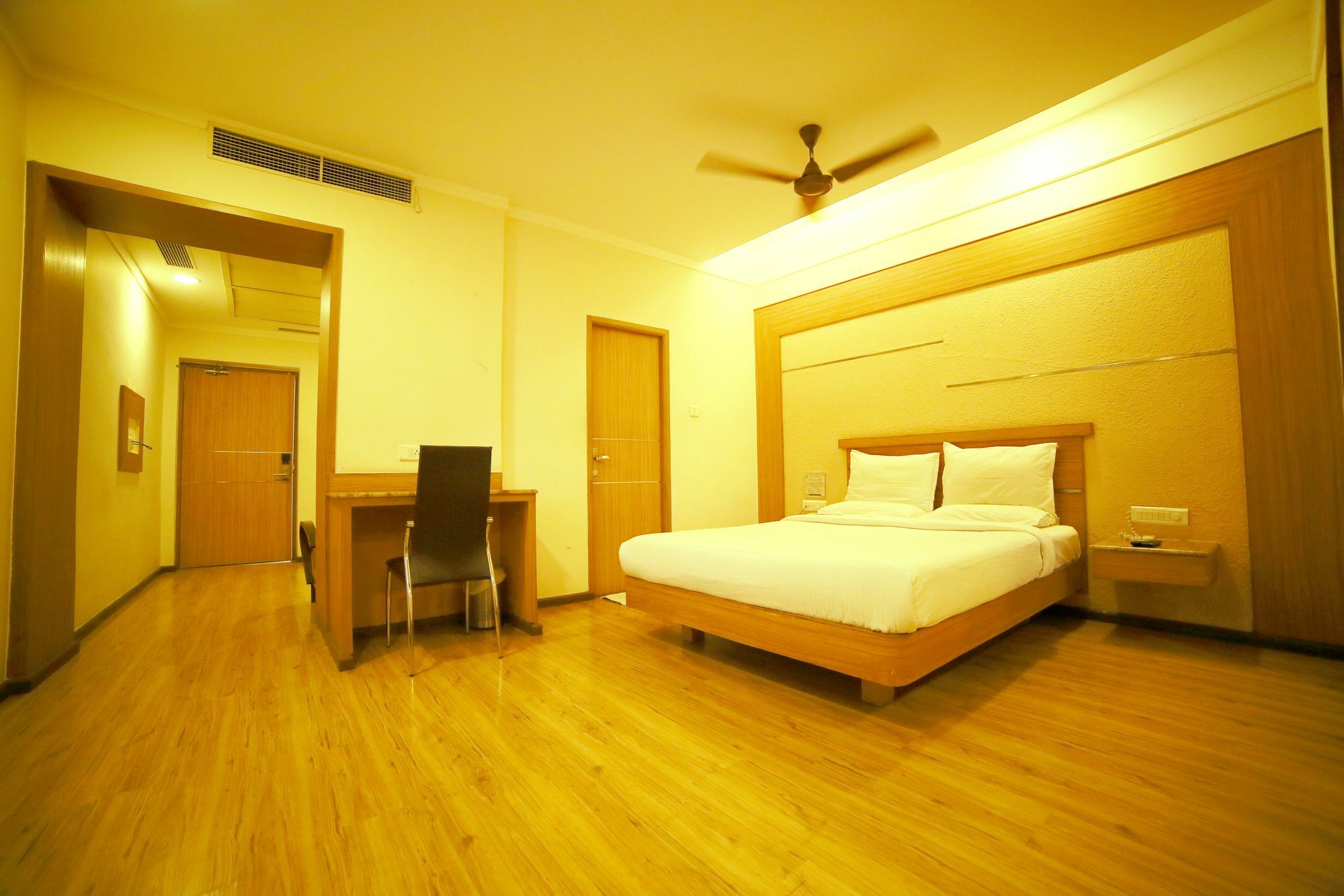 Gate Way Rooms Chennai Exterior photo